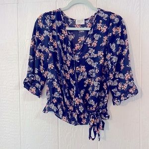 Siena sky flue floral top size S